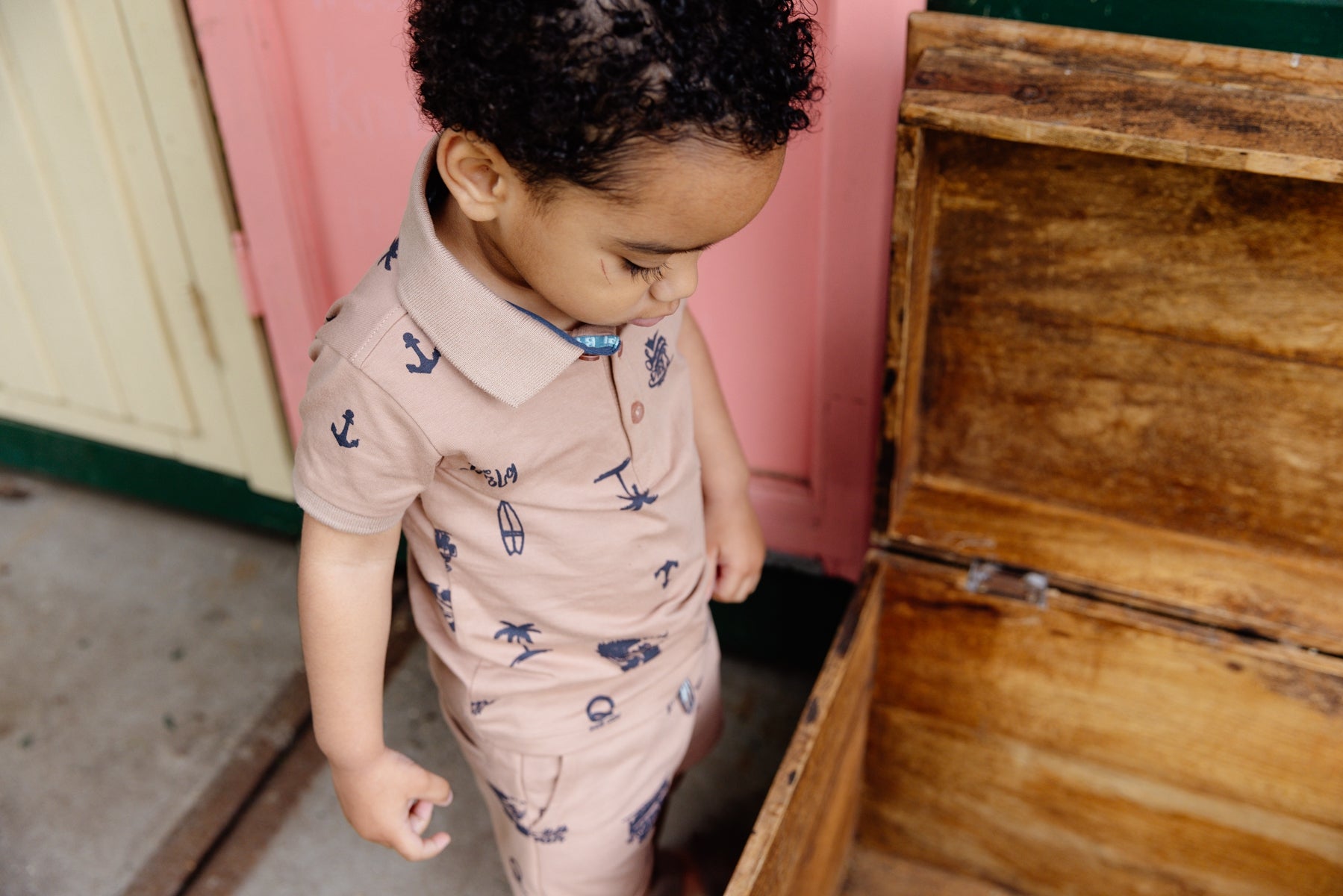 POLO | AOP Sand Graphic