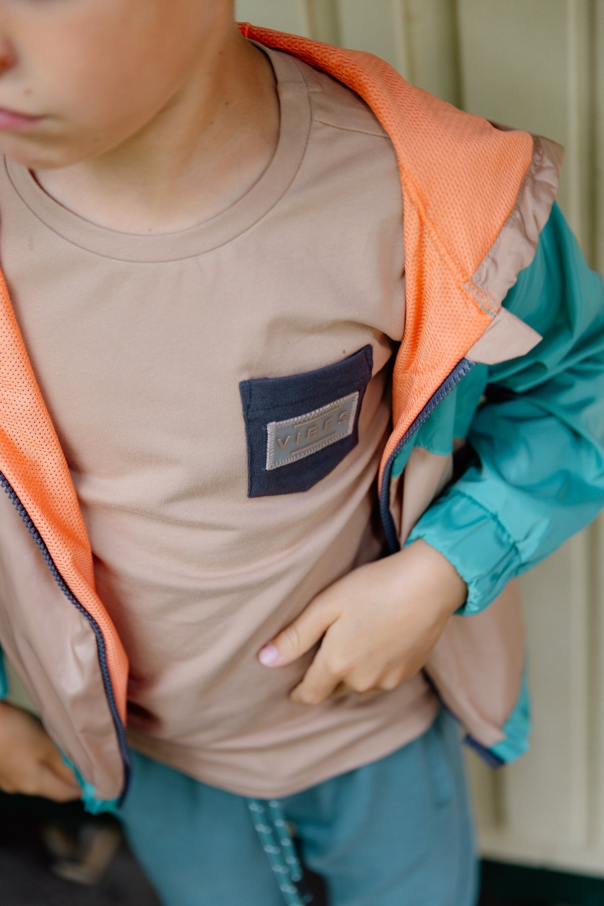 SHORTSLEEV | Dark Sand